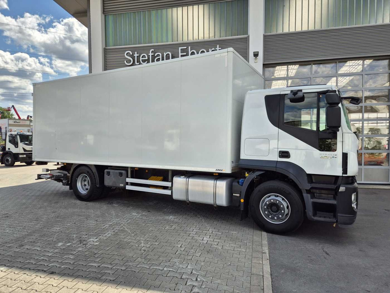 Iveco Stralis AT190S42/FP-D LBW Bär 1.500kg faltbar - 厢式卡车:图5 Iveco Stralis AT190S42/FP-D LBW Bär 1.500kg faltbar - 厢式卡车:图5