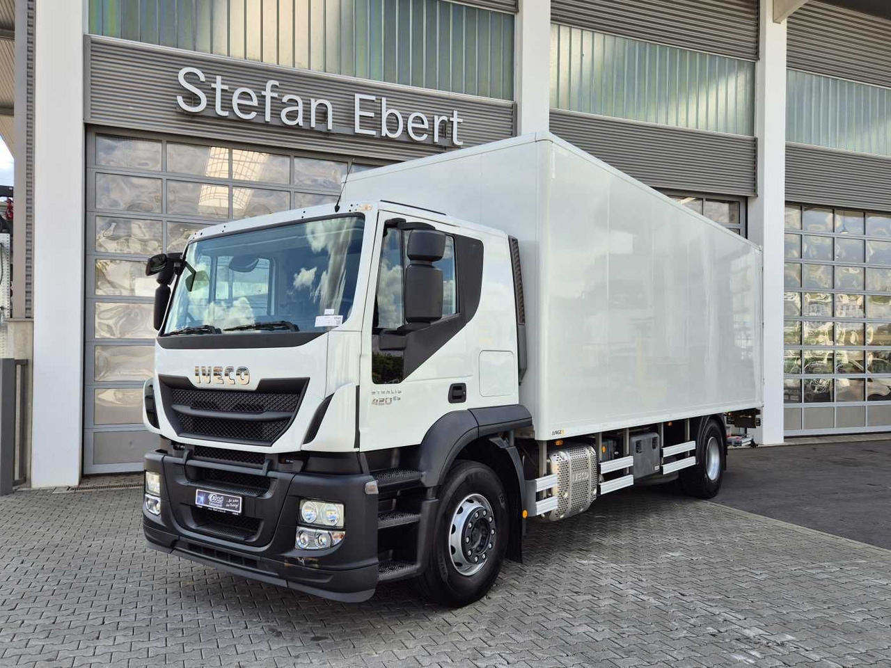 Iveco Stralis AT190S42/FP-D LBW Bär 1.500kg faltbar - 厢式卡车:图2 Iveco Stralis AT190S42/FP-D LBW Bär 1.500kg faltbar - 厢式卡车:图2