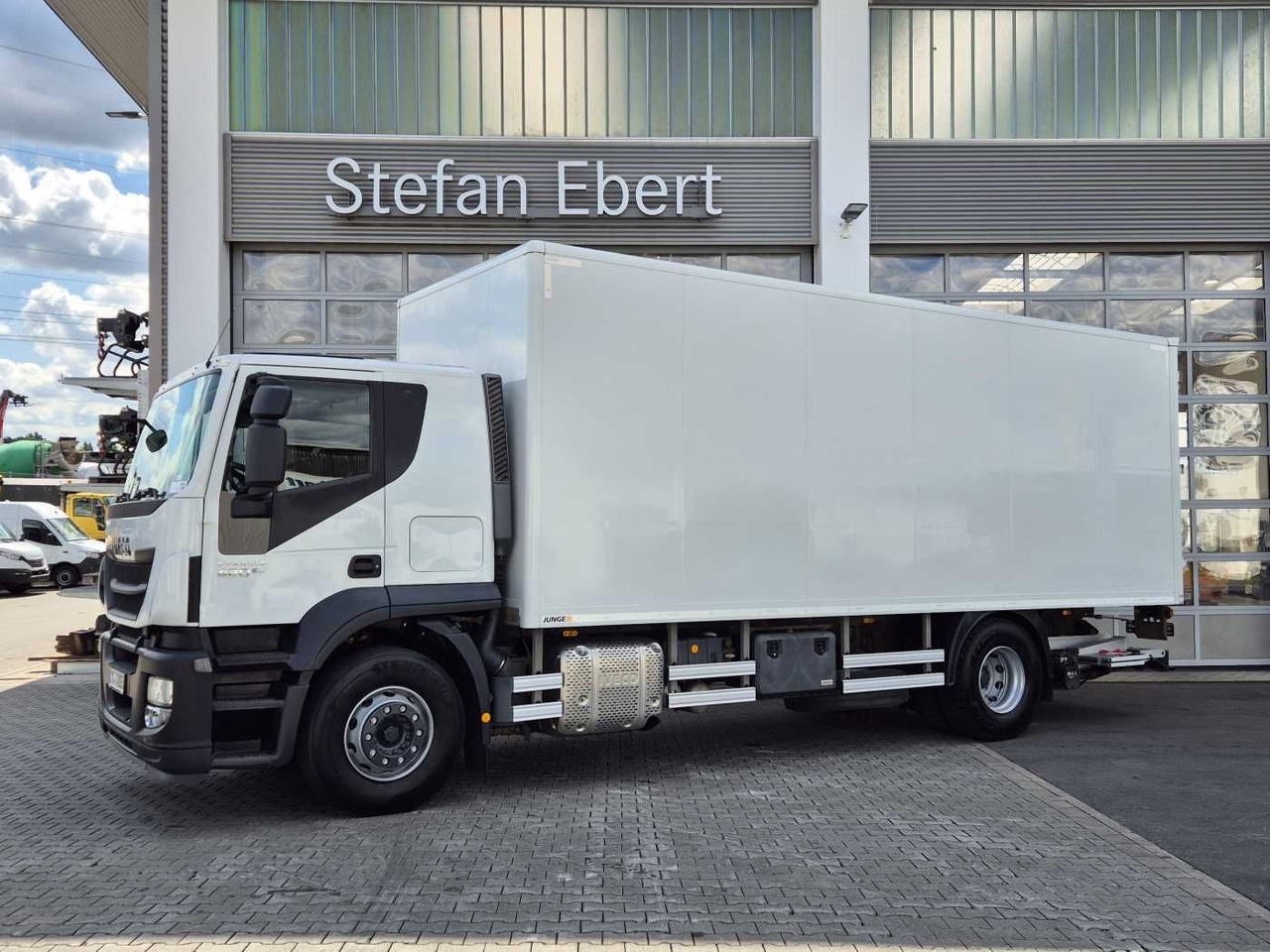 Iveco Stralis AT190S42/FP-D LBW Bär 1.500kg faltbar - 厢式卡车:图4 Iveco Stralis AT190S42/FP-D LBW Bär 1.500kg faltbar - 厢式卡车:图4