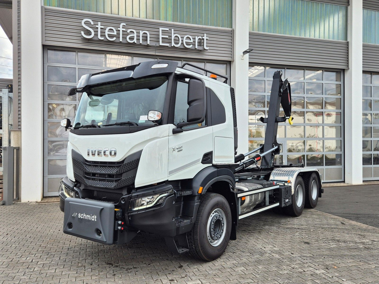 Iveco X-Way AT300X48Z/P HR OFF 6x4 Hiab Winterdienst - 吊钩升降车:图1 Iveco X-Way AT300X48Z/P HR OFF 6x4 Hiab Winterdienst - 吊钩升降车:图1