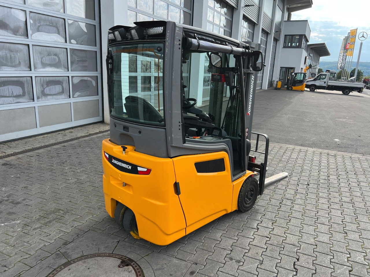 Jungheinrich EFG 215 / Triplex: 4.25m! / SS / 1.573h / 2024 - 电动叉车:图4 Jungheinrich EFG 215 / Triplex: 4.25m! / SS / 1.573h / 2024 - 电动叉车:图4