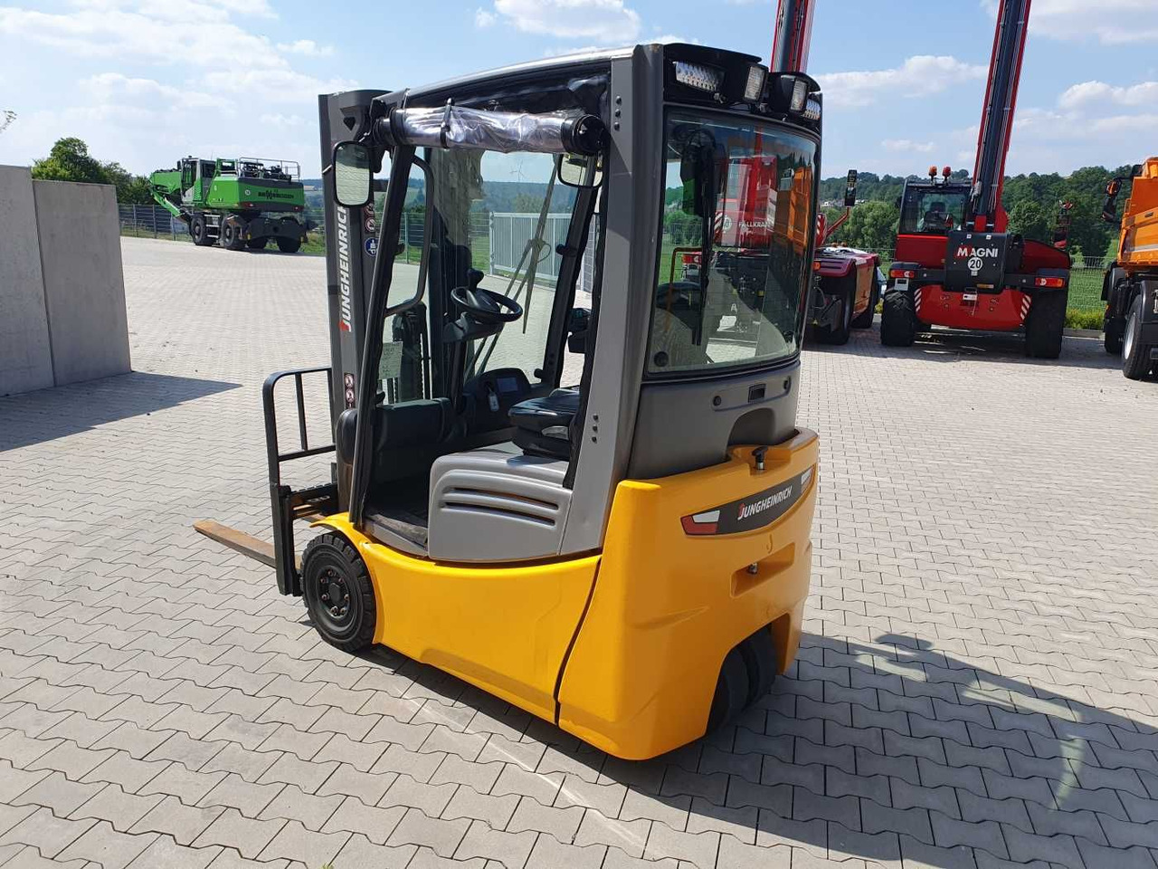 电动叉车 Jungheinrich EFG 215 / Triplex: 4.25m! / SS / nur 2.184h!:图6 电动叉车 Jungheinrich EFG 215 / Triplex: 4.25m! / SS / nur 2.184h!:图6