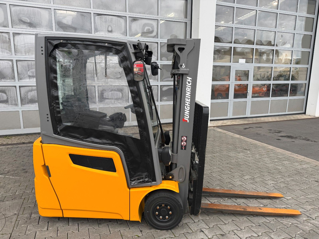 Jungheinrich EFG 215 / Triplex: 4.25m! / SS / nur 2.819h! - 电动叉车:图2 Jungheinrich EFG 215 / Triplex: 4.25m! / SS / nur 2.819h! - 电动叉车:图2