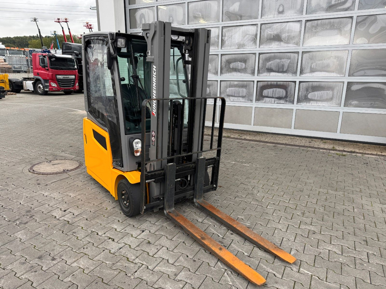 Jungheinrich EFG 215 / Triplex: 4.25m! / SS / nur 2.819h! - 电动叉车:图3 Jungheinrich EFG 215 / Triplex: 4.25m! / SS / nur 2.819h! - 电动叉车:图3