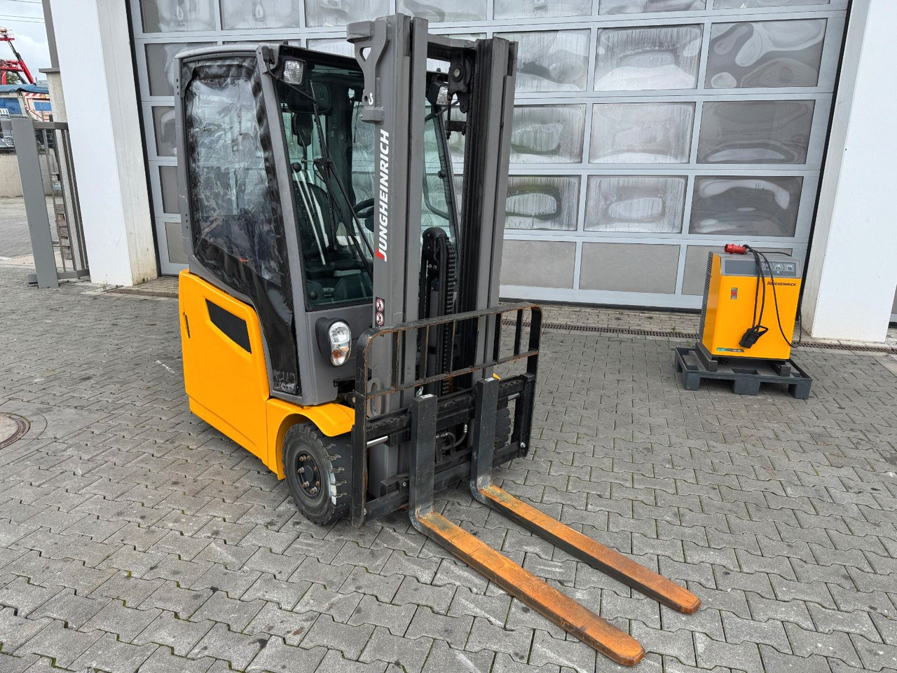 Jungheinrich EFG 215 / Triplex: 4.25m! / SS / nur 3.298h! - 电动叉车:图3 Jungheinrich EFG 215 / Triplex: 4.25m! / SS / nur 3.298h! - 电动叉车:图3