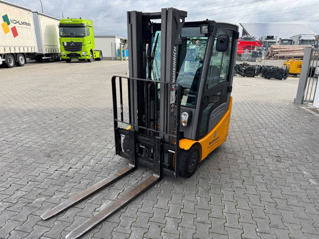 Jungheinrich EFG 215 / Triplex: 4.25m! / SS / nur 716h! - 电动叉车:图5 Jungheinrich EFG 215 / Triplex: 4.25m! / SS / nur 716h! - 电动叉车:图5