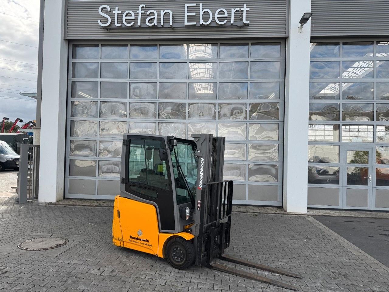 Jungheinrich EFG 215 / Triplex: 4.25m! / SS / nur 716h! - 电动叉车:图1 Jungheinrich EFG 215 / Triplex: 4.25m! / SS / nur 716h! - 电动叉车:图1