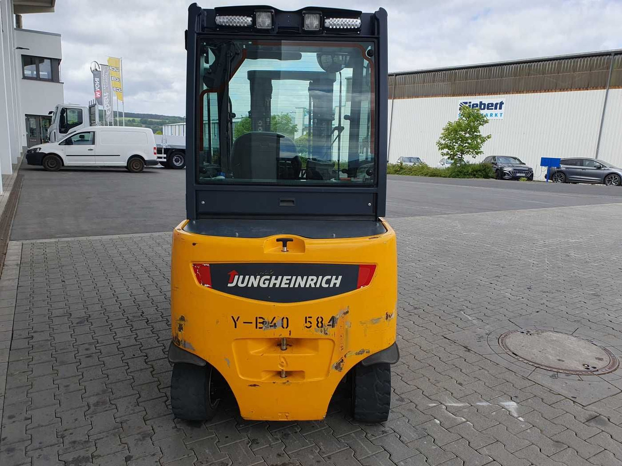 Jungheinrich EFG S30 / Triplex: 4.40m! / SS / nur 1.674h! - 电动叉车:图5 Jungheinrich EFG S30 / Triplex: 4.40m! / SS / nur 1.674h! - 电动叉车:图5