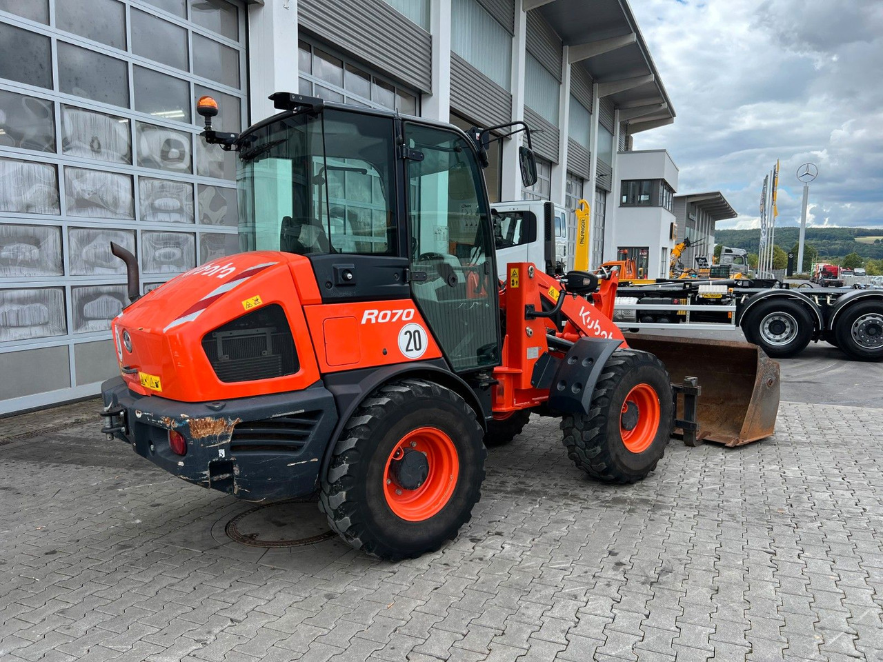 Kubota R070 / Gabel & Schaufel / nur 1.869h! - 轮式装载机:图3 Kubota R070 / Gabel & Schaufel / nur 1.869h! - 轮式装载机:图3