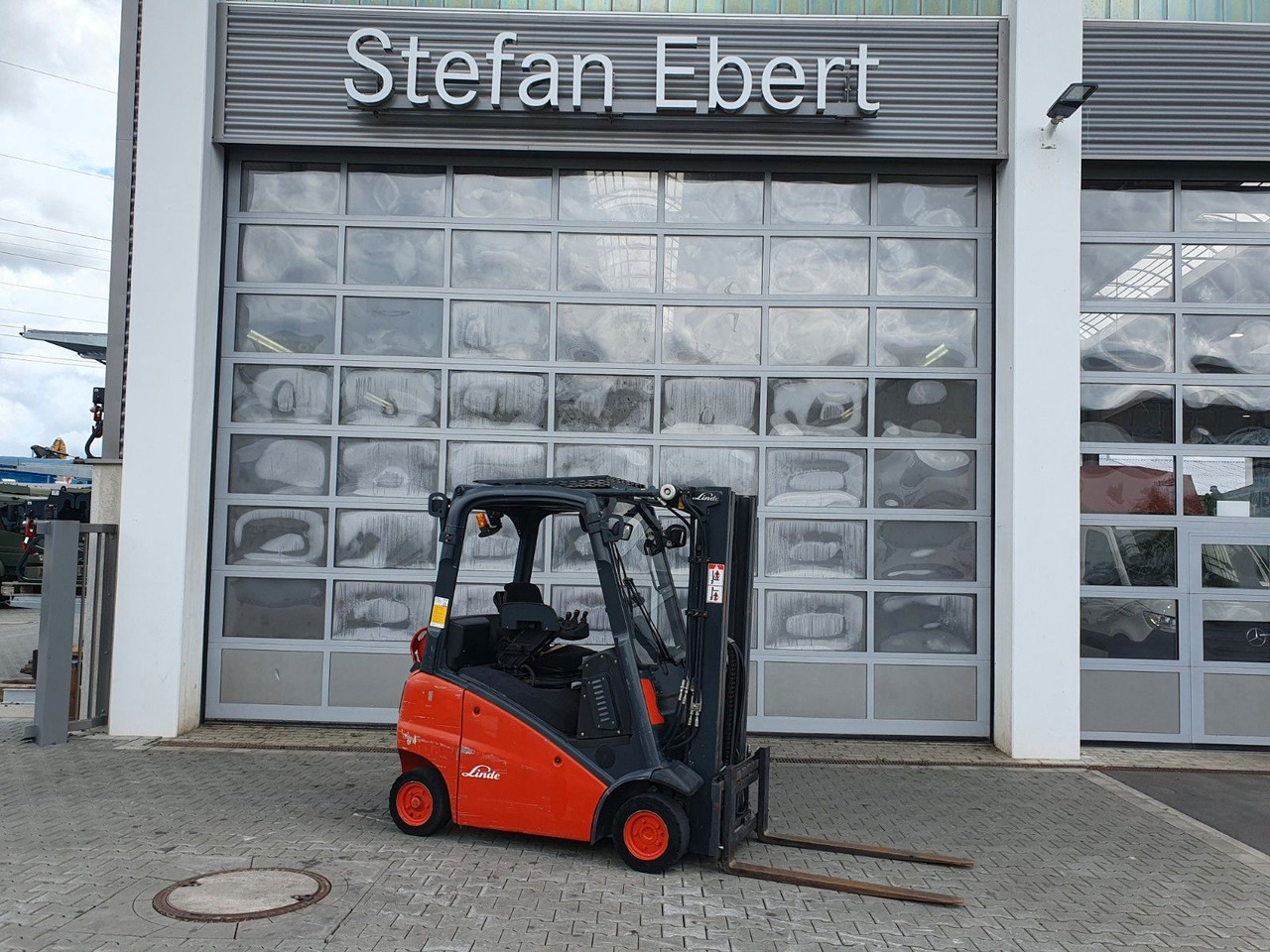 Linde H16 T-01 / 4,6m / nur: 3.260h / Gas / SS - 叉车:图1 Linde H16 T-01 / 4,6m / nur: 3.260h / Gas / SS - 叉车:图1