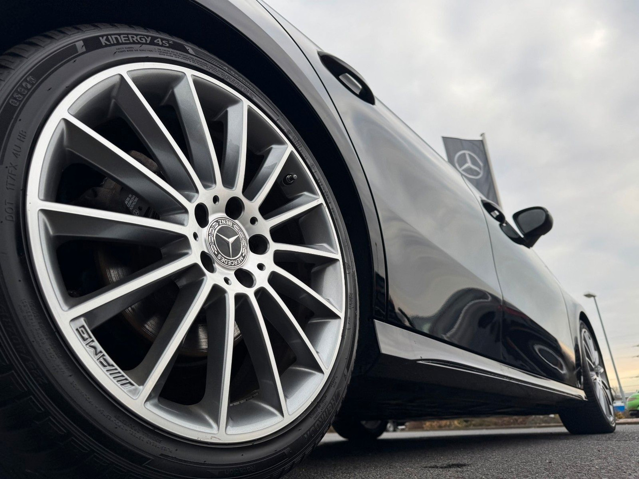 Mercedes-Benz A 200 AMG 19"+Ambiente+R-Kamera+Pano+LED+MBUX - 轿车:图5 Mercedes-Benz A 200 AMG 19"+Ambiente+R-Kamera+Pano+LED+MBUX - 轿车:图5