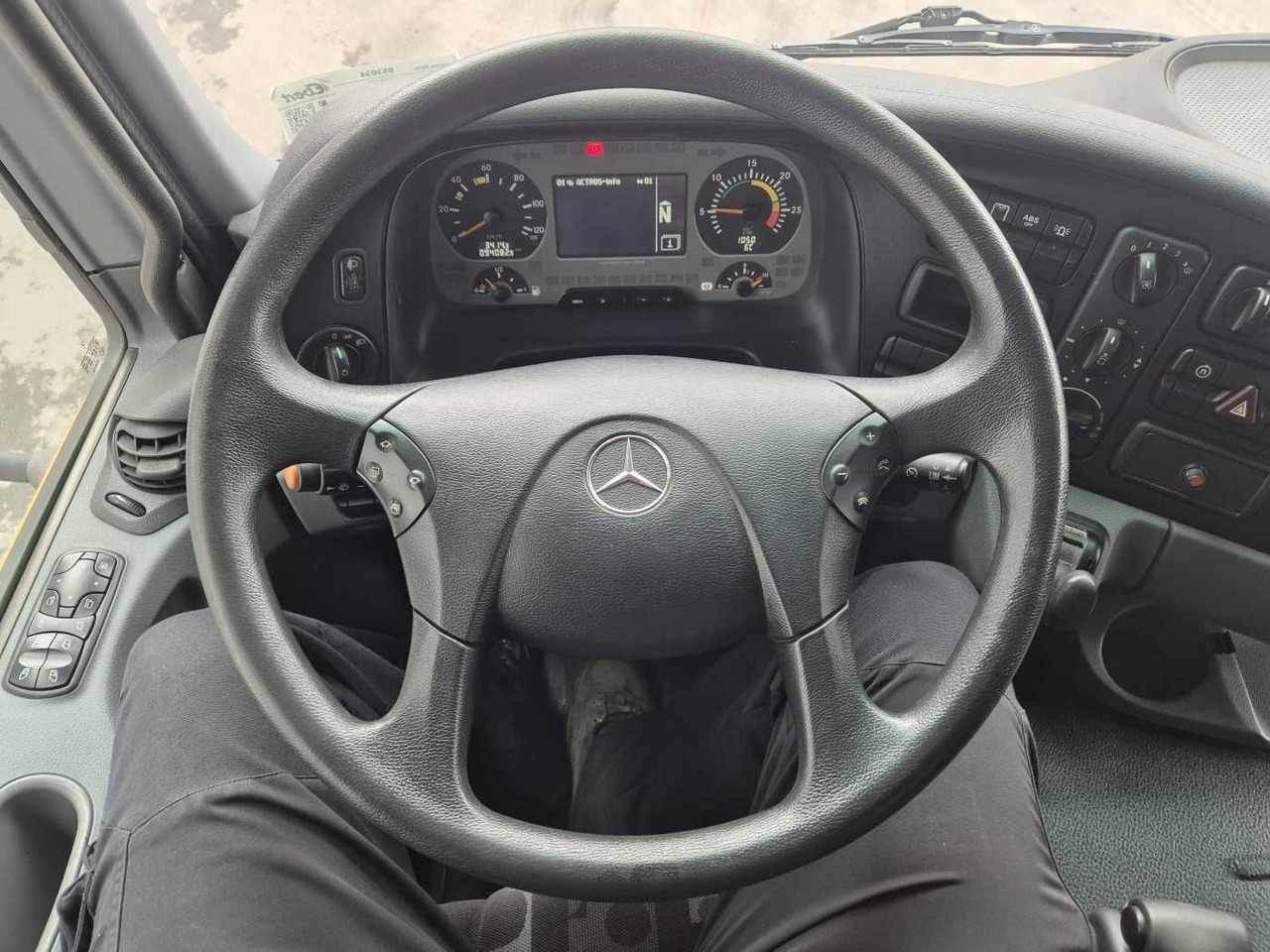 道路清扫机 Mercedes-Benz Actros 2032 A 4x4 Bucher STKF 9500 Airport 30x：图12