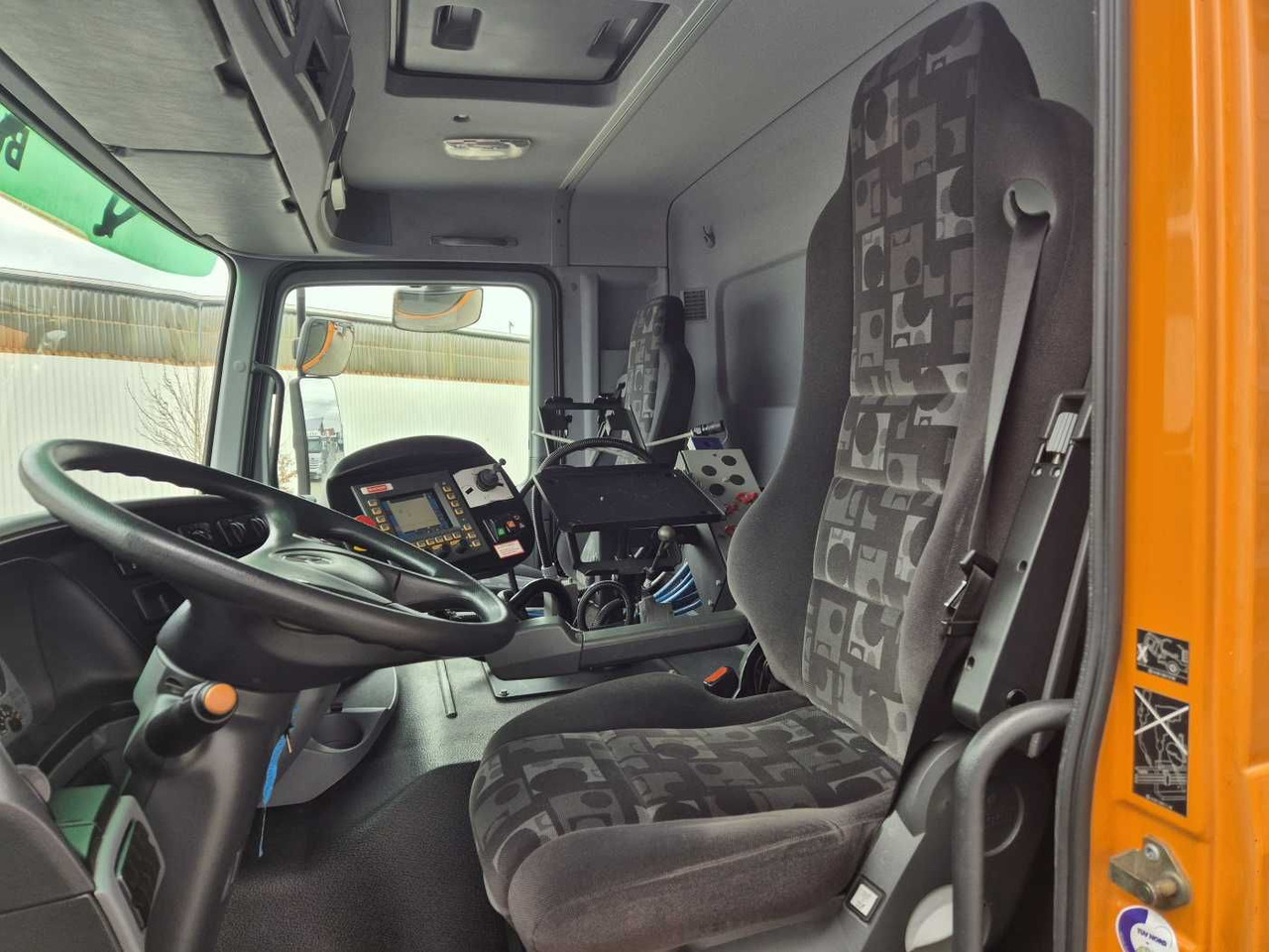 道路清扫机 Mercedes-Benz Actros 2032 A 4x4 Bucher STKF 9500 Airport 30x：图10