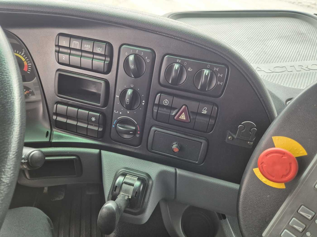 道路清扫机 Mercedes-Benz Actros 2032 A 4x4 Bucher STKF 9500 Airport 30x：图13