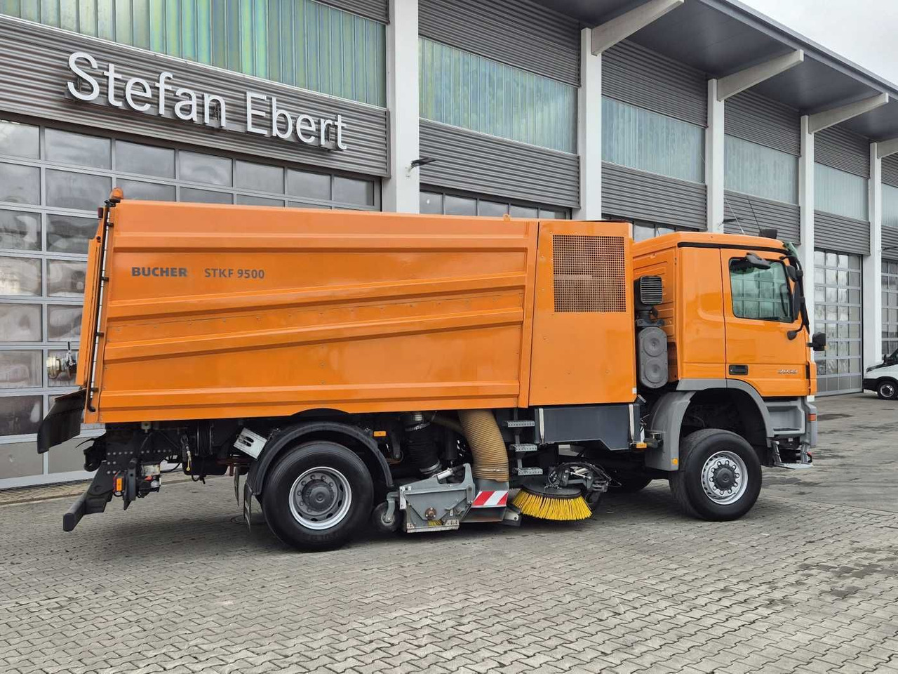 道路清扫机 Mercedes-Benz Actros 2032 A 4x4 Bucher STKF 9500 Airport 30x：图6
