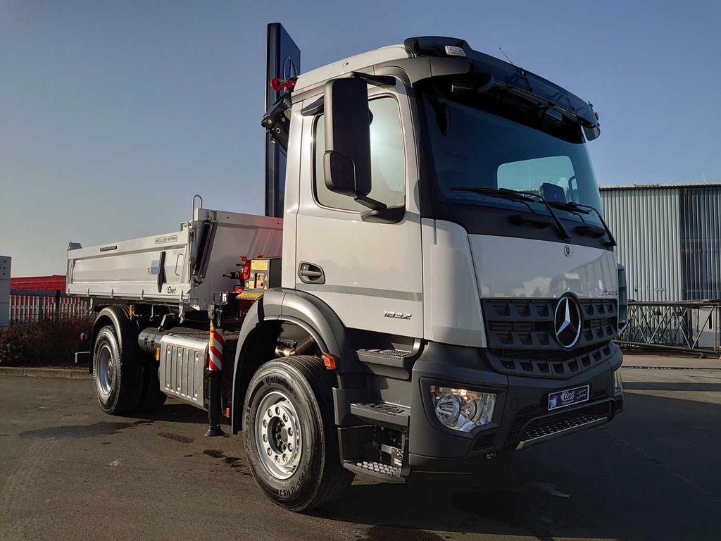 Mercedes-Benz Arocs 1832 KK 4x2 Kipper+Kran Fassi F120+Funk Mercedes-Benz Arocs 1832 KK 4x2 Kipper+Kran Fassi F120+Funk - 翻斗车, 起重车:图4 Mercedes-Benz Arocs 1832 KK 4x2 Kipper+Kran Fassi F120+Funk Mercedes-Benz Arocs 1832 KK 4x2 Kipper+Kran Fassi F120+Funk - 翻斗车, 起重车:图4