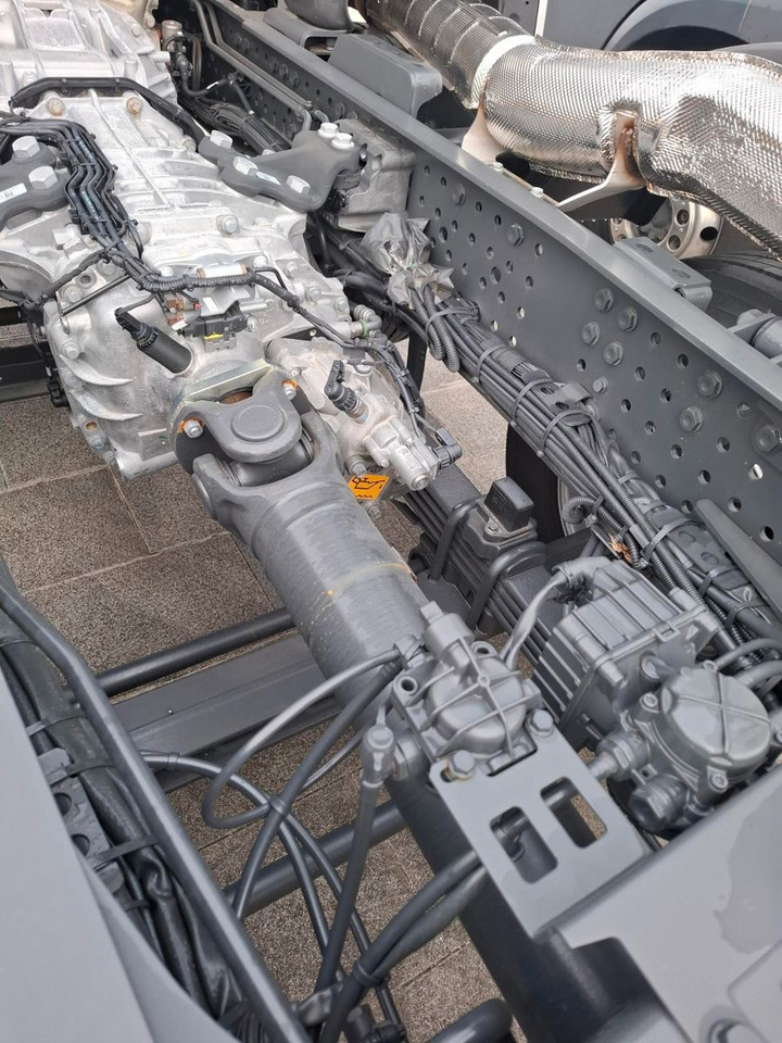 Mercedes-Benz Arocs 4153 8x4 Fahrgestell - 驾驶室底盘卡车:图5 Mercedes-Benz Arocs 4153 8x4 Fahrgestell - 驾驶室底盘卡车:图5