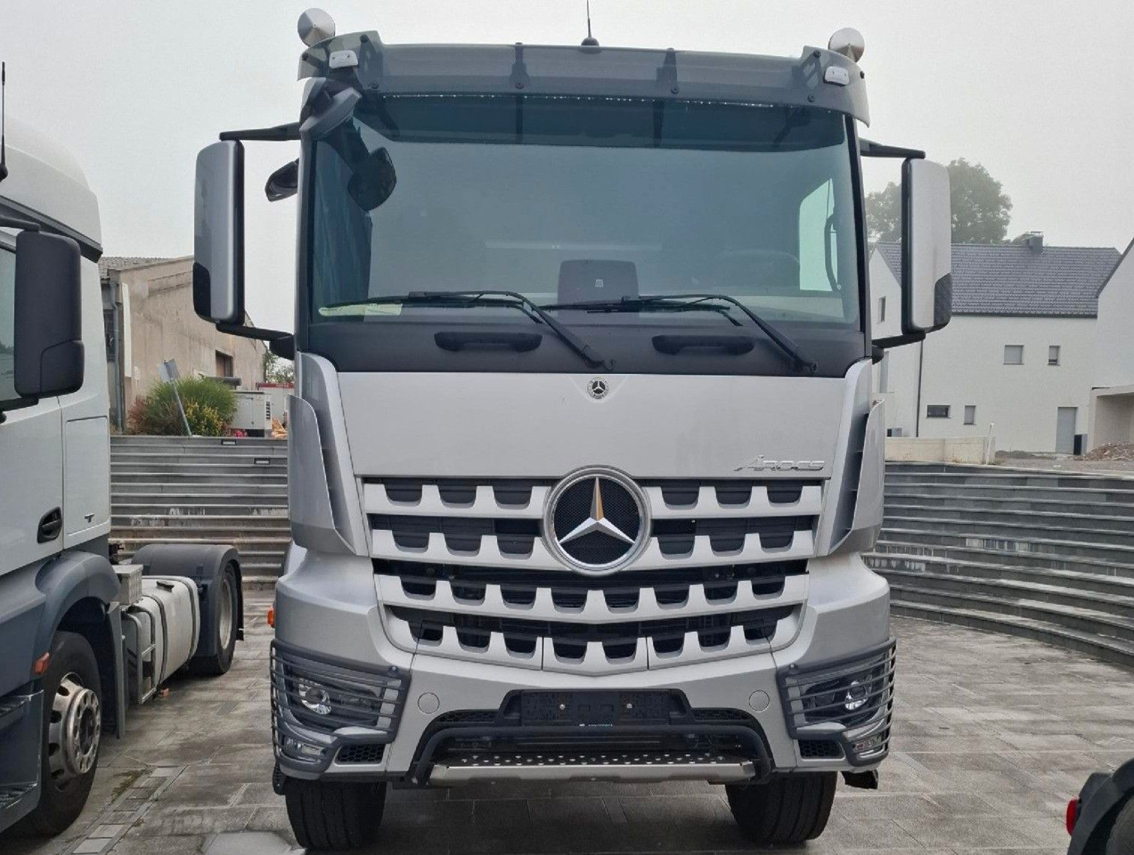 Mercedes-Benz Arocs 4153 8x4 Fahrgestell - 驾驶室底盘卡车:图2 Mercedes-Benz Arocs 4153 8x4 Fahrgestell - 驾驶室底盘卡车:图2