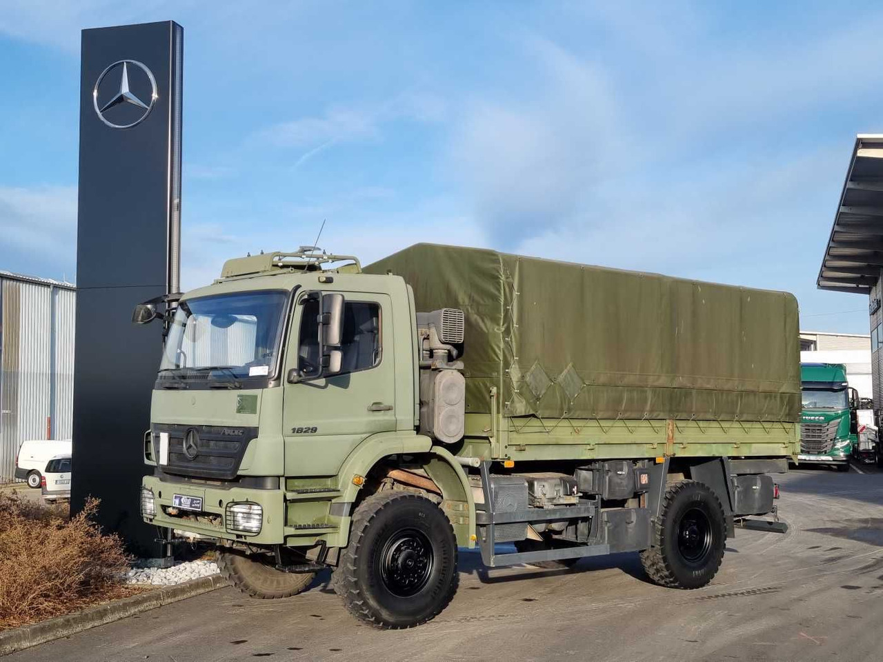 Mercedes-Benz Axor 1829 A 4x4 Pritsche/Plane 10 Stück - 栏板式/ 平板卡车:图3 Mercedes-Benz Axor 1829 A 4x4 Pritsche/Plane 10 Stück - 栏板式/ 平板卡车:图3