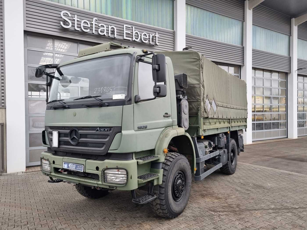 Mercedes-Benz Axor 1829 A 4x4 Pritsche/Plane 10 Stück - 栏板式/ 平板卡车:图2 Mercedes-Benz Axor 1829 A 4x4 Pritsche/Plane 10 Stück - 栏板式/ 平板卡车:图2
