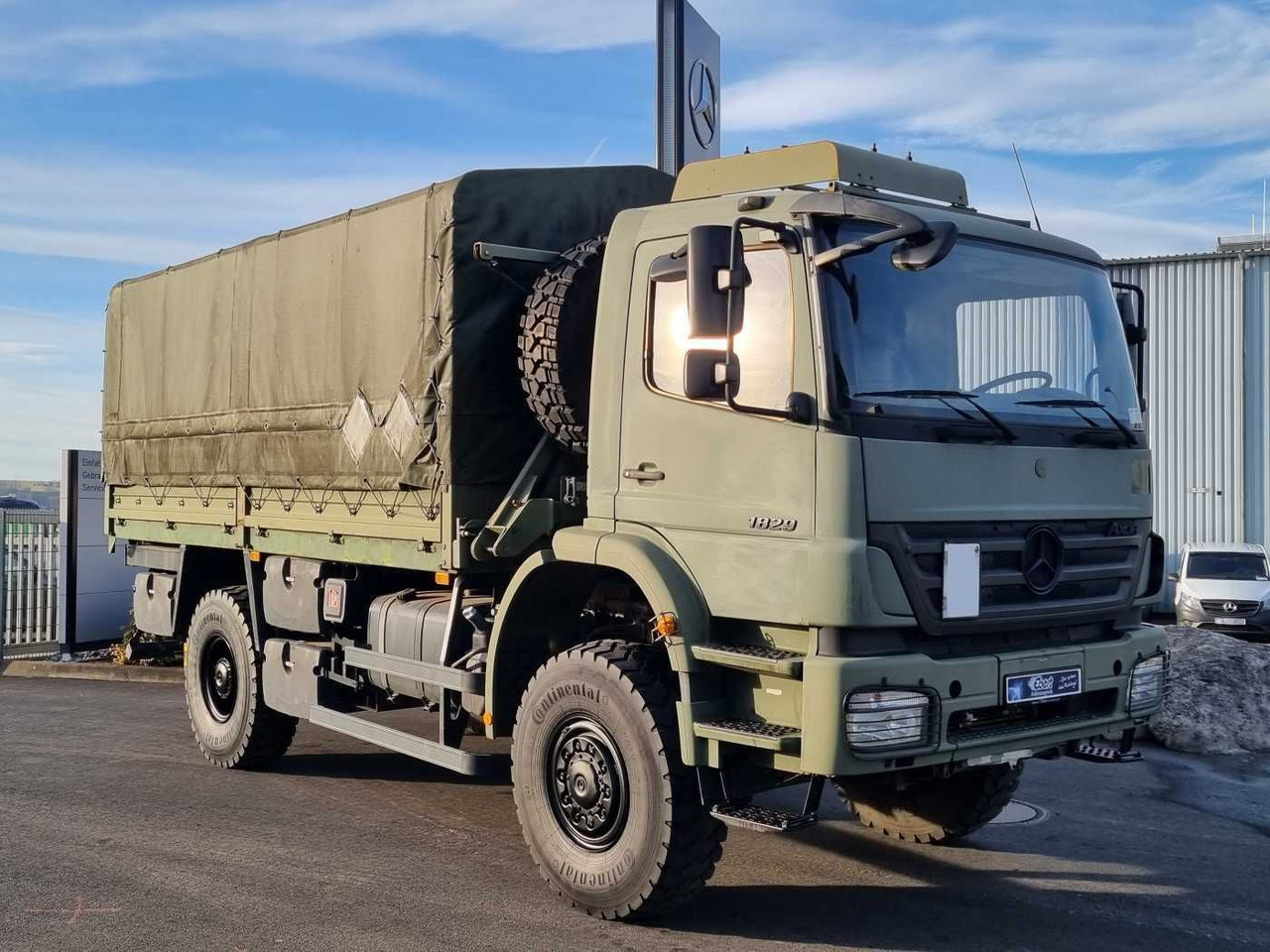 Mercedes-Benz Axor 1829 A 4x4 Pritsche/Plane 10 Stück - 栏板式/ 平板卡车:图2 Mercedes-Benz Axor 1829 A 4x4 Pritsche/Plane 10 Stück - 栏板式/ 平板卡车:图2