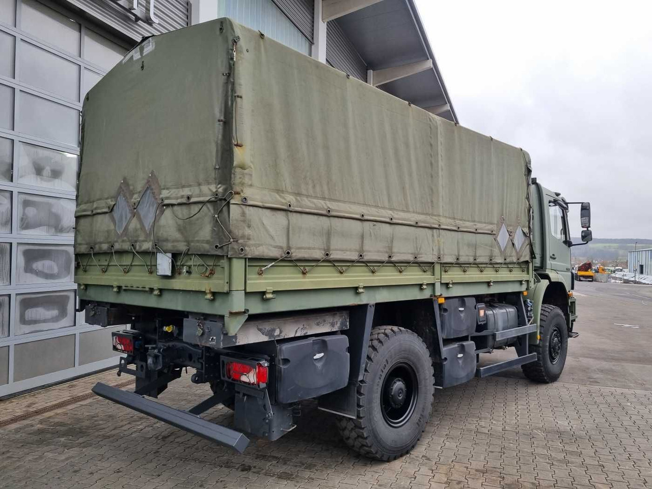 栏板式/ 平板卡车 Mercedes-Benz Axor 1829 A 4x4 Pritsche/Plane 10 Stück：图10