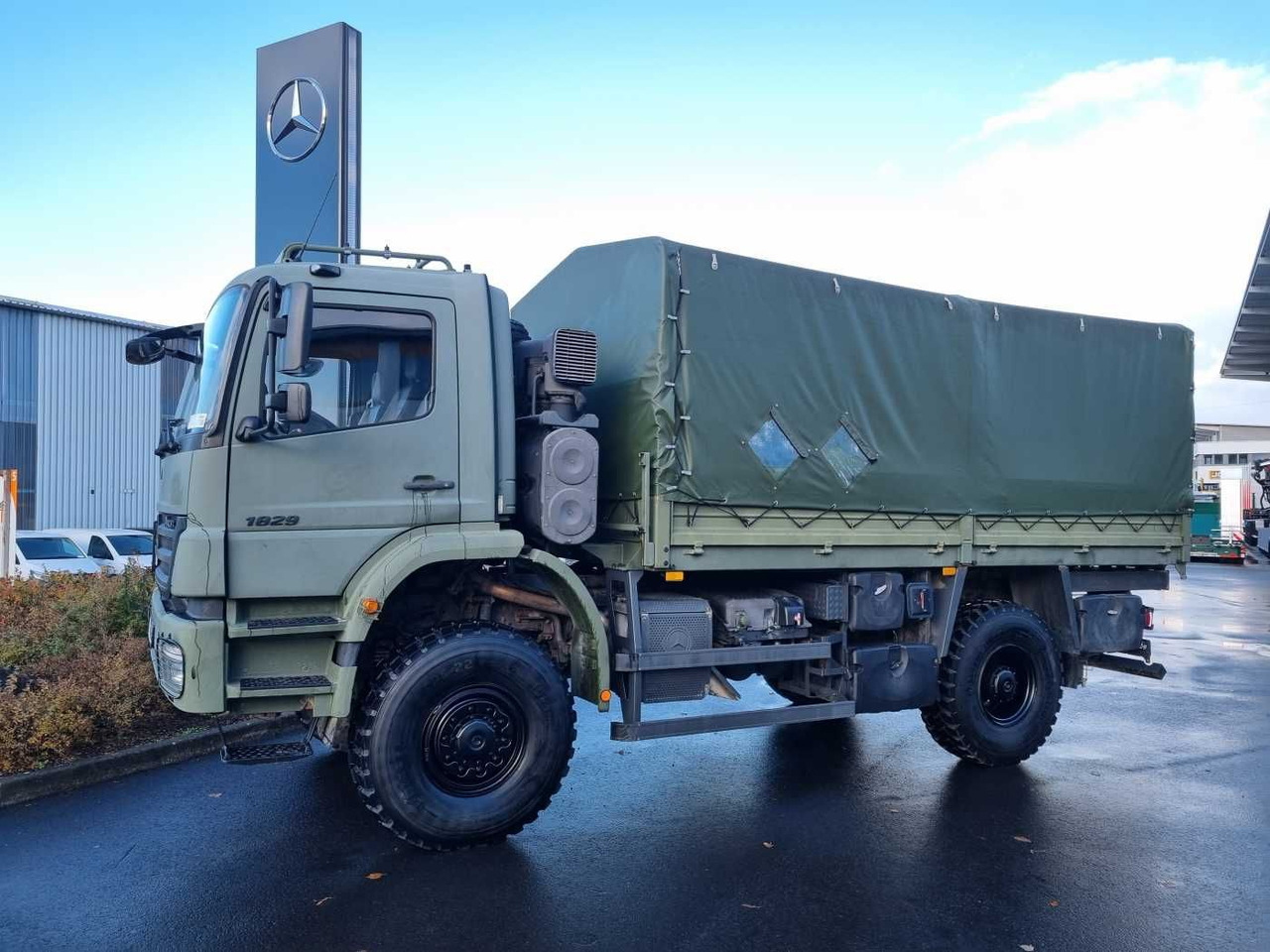 Mercedes-Benz Axor 1829 A 4x4 Pritsche/Plane 10 Stück - 侧帘卡车:图4 Mercedes-Benz Axor 1829 A 4x4 Pritsche/Plane 10 Stück - 侧帘卡车:图4