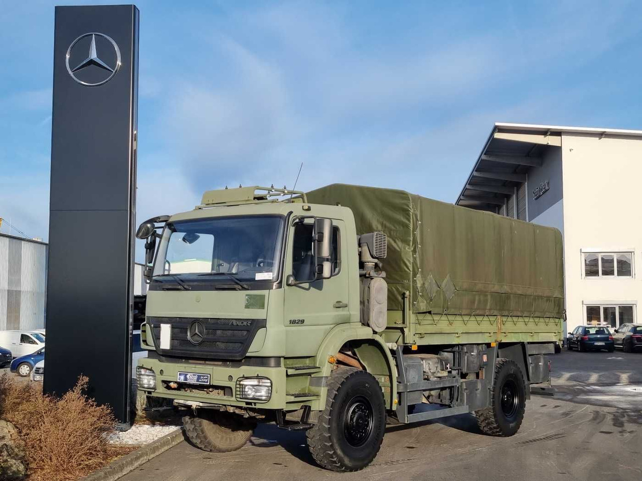 Mercedes-Benz Axor 1829 A 4x4 Pritsche/Plane 10 Stück - 栏板式/ 平板卡车:图1 Mercedes-Benz Axor 1829 A 4x4 Pritsche/Plane 10 Stück - 栏板式/ 平板卡车:图1