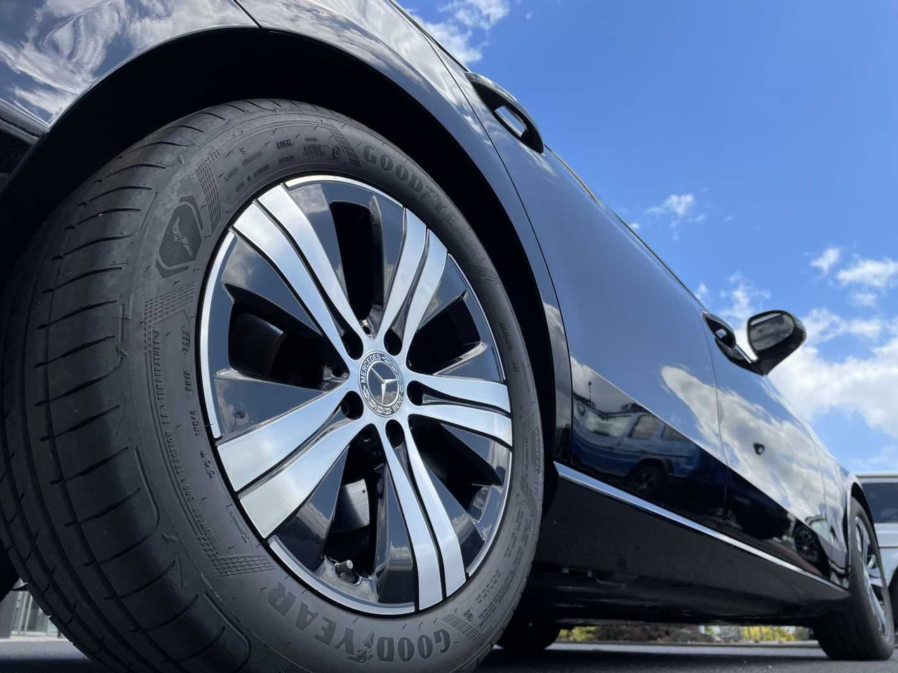 Mercedes-Benz C 180 9G Avantgarde Memory+Distr+ 360°+Keyless+L - 轿车:图5 Mercedes-Benz C 180 9G Avantgarde Memory+Distr+ 360°+Keyless+L - 轿车:图5