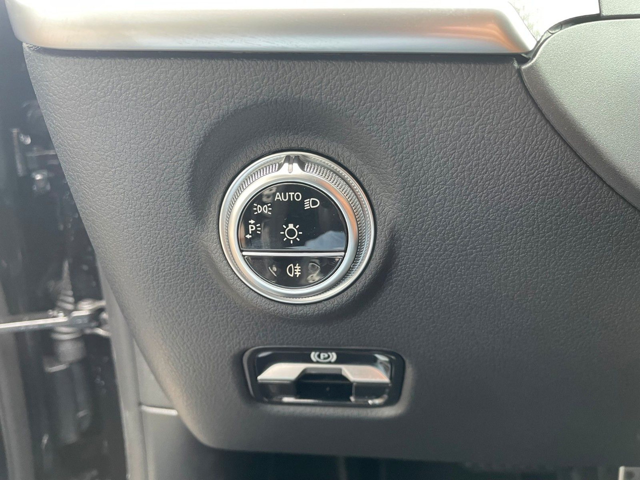 Mercedes-Benz C 200 d T AMG+Night+360°+Digital+Memory+Keyless 租赁 Mercedes-Benz C 200 d T AMG+Night+360°+Digital+Memory+Keyless：图15