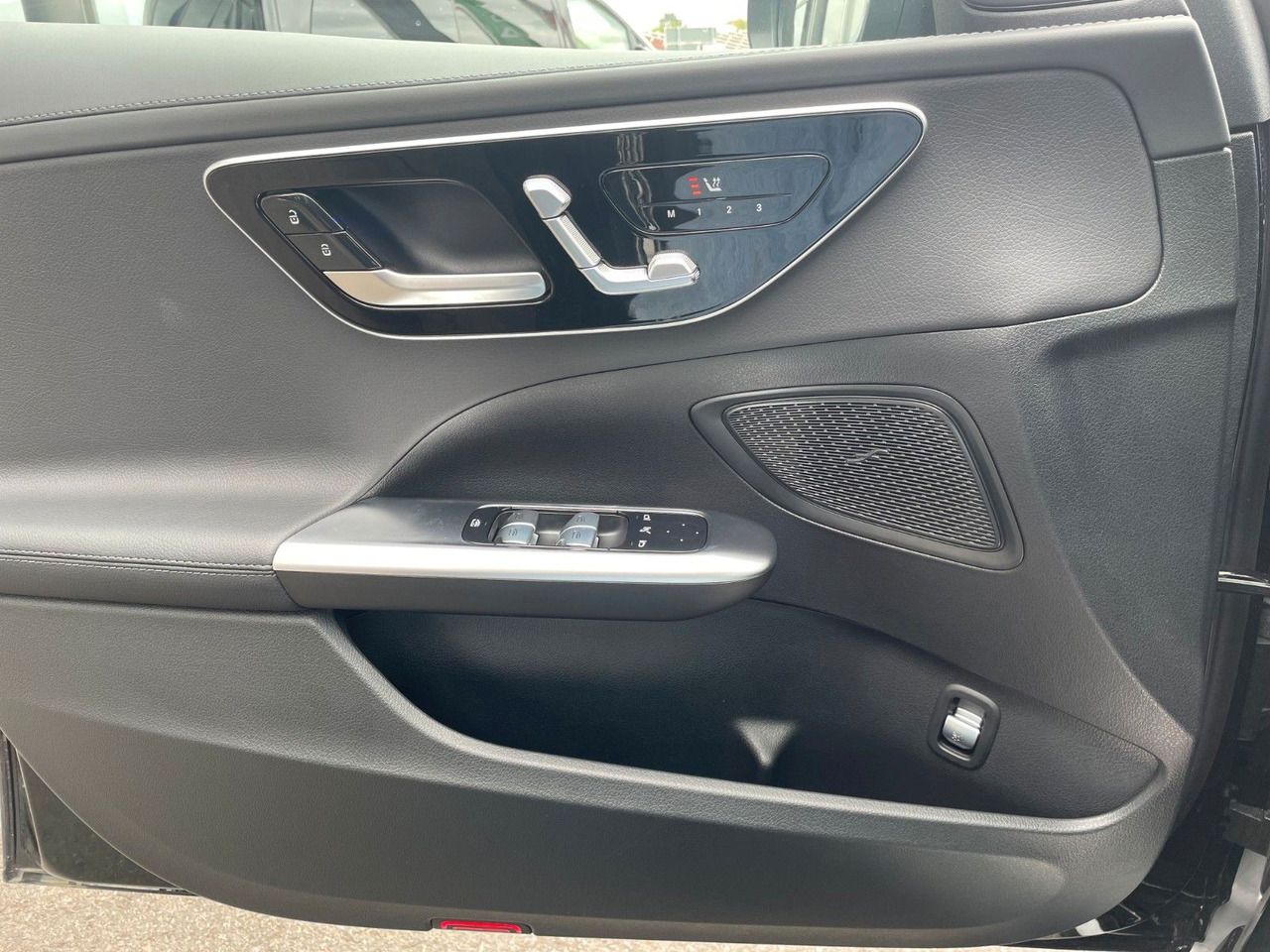 Mercedes-Benz C 200 d T AMG+Night+360°+Digital+Memory+Keyless 租赁 Mercedes-Benz C 200 d T AMG+Night+360°+Digital+Memory+Keyless：图14