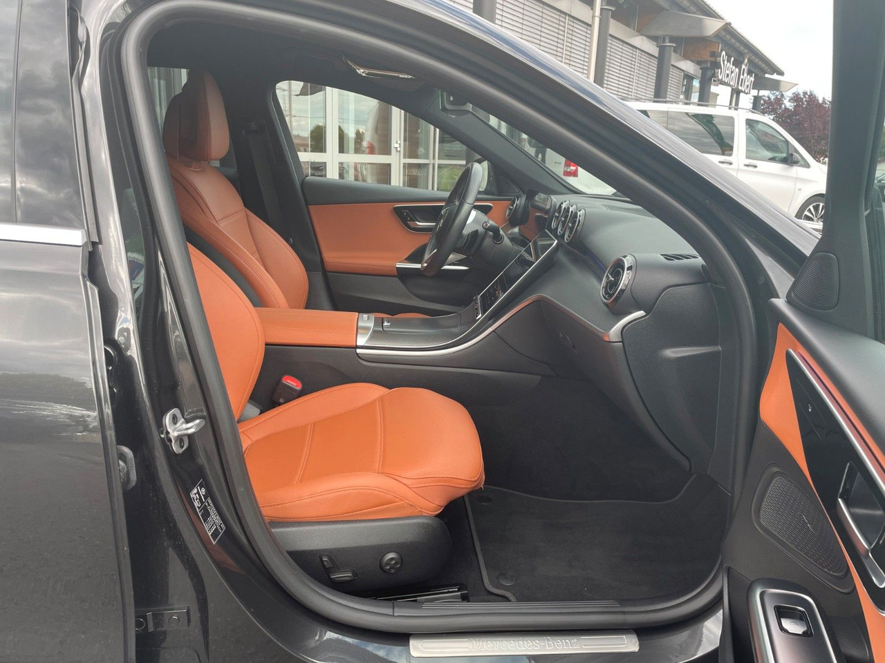 Mercedes-Benz C 300 e T AVANTGARDE R-Kamera+TOTW+Carplay - 旅行车:图4 Mercedes-Benz C 300 e T AVANTGARDE R-Kamera+TOTW+Carplay - 旅行车:图4