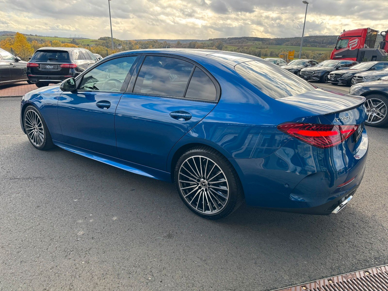 Mercedes-Benz C 300d AMG+Burmester+Distr+Digital+360+ - 轿车:图3 Mercedes-Benz C 300d AMG+Burmester+Distr+Digital+360+ - 轿车:图3