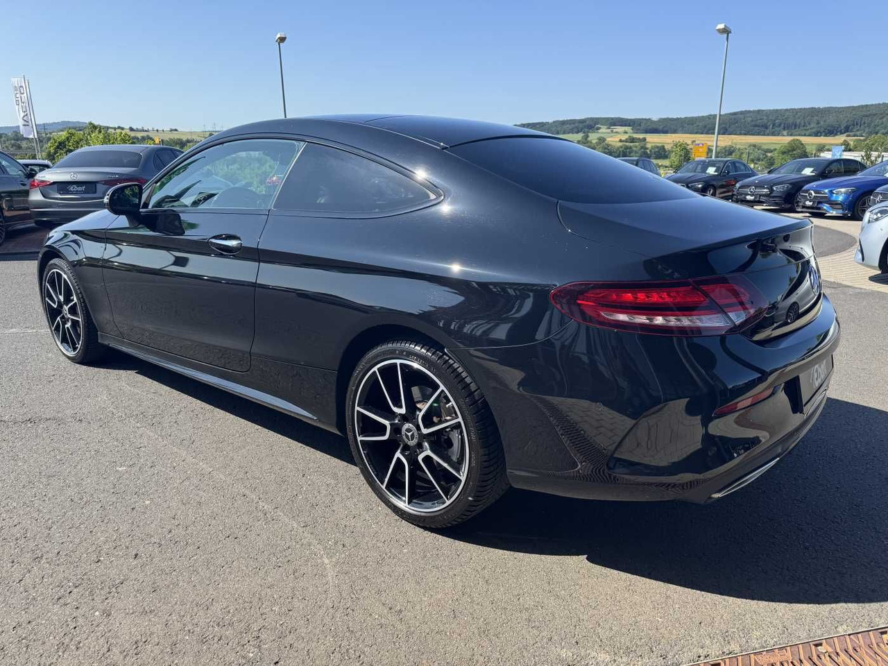 Mercedes-Benz C 400 4M AMG Coupe Pano+Burm+Distr+Memory+360 - 汽车:图3 Mercedes-Benz C 400 4M AMG Coupe Pano+Burm+Distr+Memory+360 - 汽车:图3