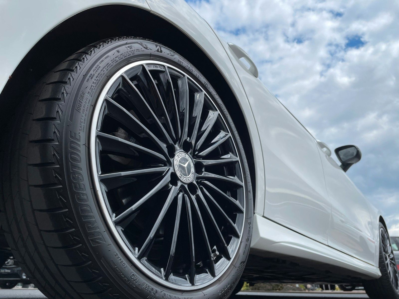 Mercedes-Benz CLA 200 AMG Pano+R-Kamera+19"+TOTW+DISTR+MULITBE - 轿跑车:图5 Mercedes-Benz CLA 200 AMG Pano+R-Kamera+19"+TOTW+DISTR+MULITBE - 轿跑车:图5