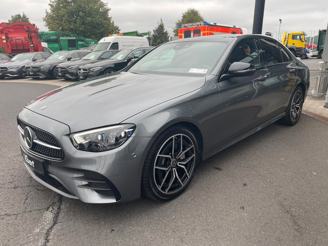Mercedes-Benz E 220 d AMG+MBeam+Pano+Distr+R-Kamera - 轿车:图2 Mercedes-Benz E 220 d AMG+MBeam+Pano+Distr+R-Kamera - 轿车:图2