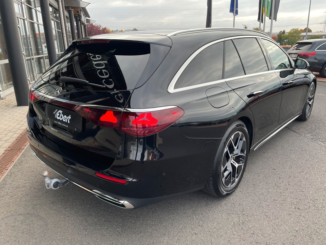 Mercedes-Benz E 220 d T Exclusive Nappa+AHK+360°+Burm+Sitzklim - 旅行车:图5 Mercedes-Benz E 220 d T Exclusive Nappa+AHK+360°+Burm+Sitzklim - 旅行车:图5