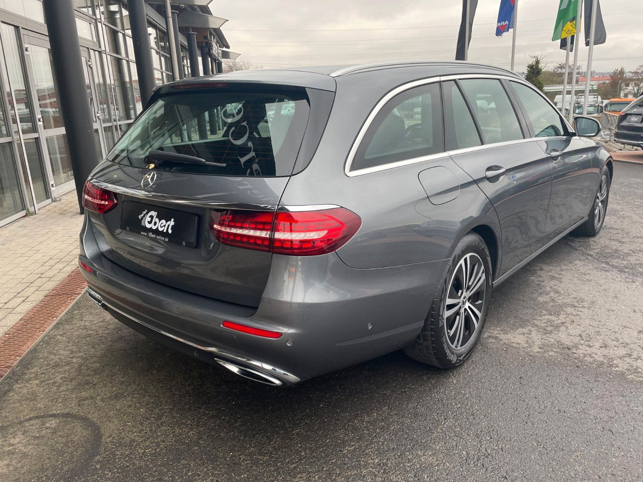 Mercedes-Benz E 220 d T Pano+Ambiente+Distr+360°+Comand+DAB - 旅行车:图4 Mercedes-Benz E 220 d T Pano+Ambiente+Distr+360°+Comand+DAB - 旅行车:图4