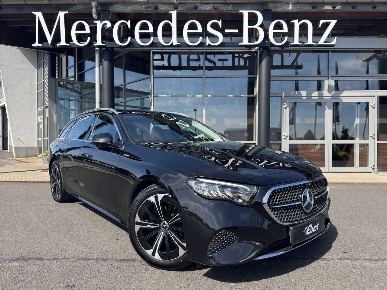 Mercedes-Benz E 220d Avantgarde+Pano+AHK+Distr+19Zoll+MBUX - 旅行车:图1 Mercedes-Benz E 220d Avantgarde+Pano+AHK+Distr+19Zoll+MBUX - 旅行车:图1