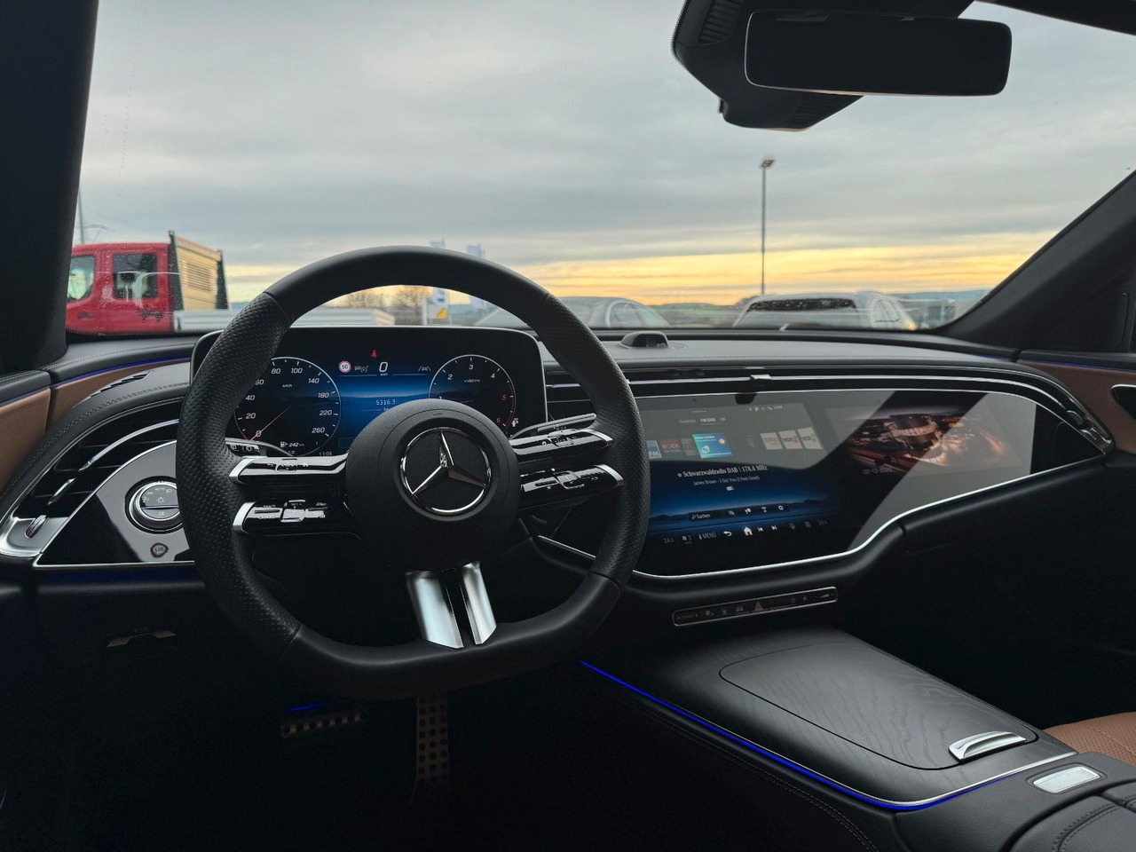 Mercedes-Benz E 220d T AMG+Hyperscreen+Leder+AHK+DistrPro+STH - 旅行车:图4 Mercedes-Benz E 220d T AMG+Hyperscreen+Leder+AHK+DistrPro+STH - 旅行车:图4