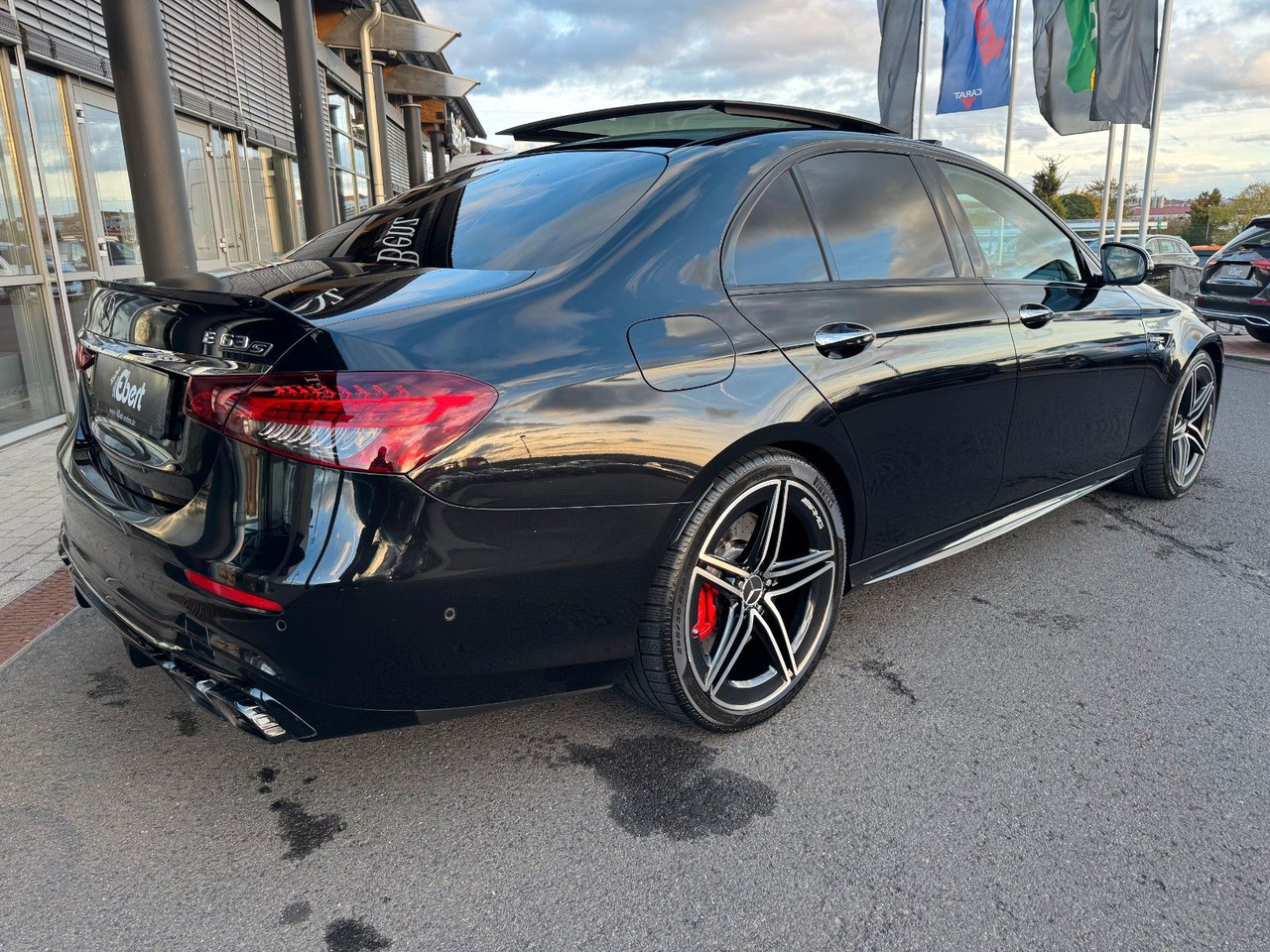 Mercedes-Benz E 63 AMG S Pano+Burm+AirM+HUD+360+uvm. - 轿车:图5 Mercedes-Benz E 63 AMG S Pano+Burm+AirM+HUD+360+uvm. - 轿车:图5