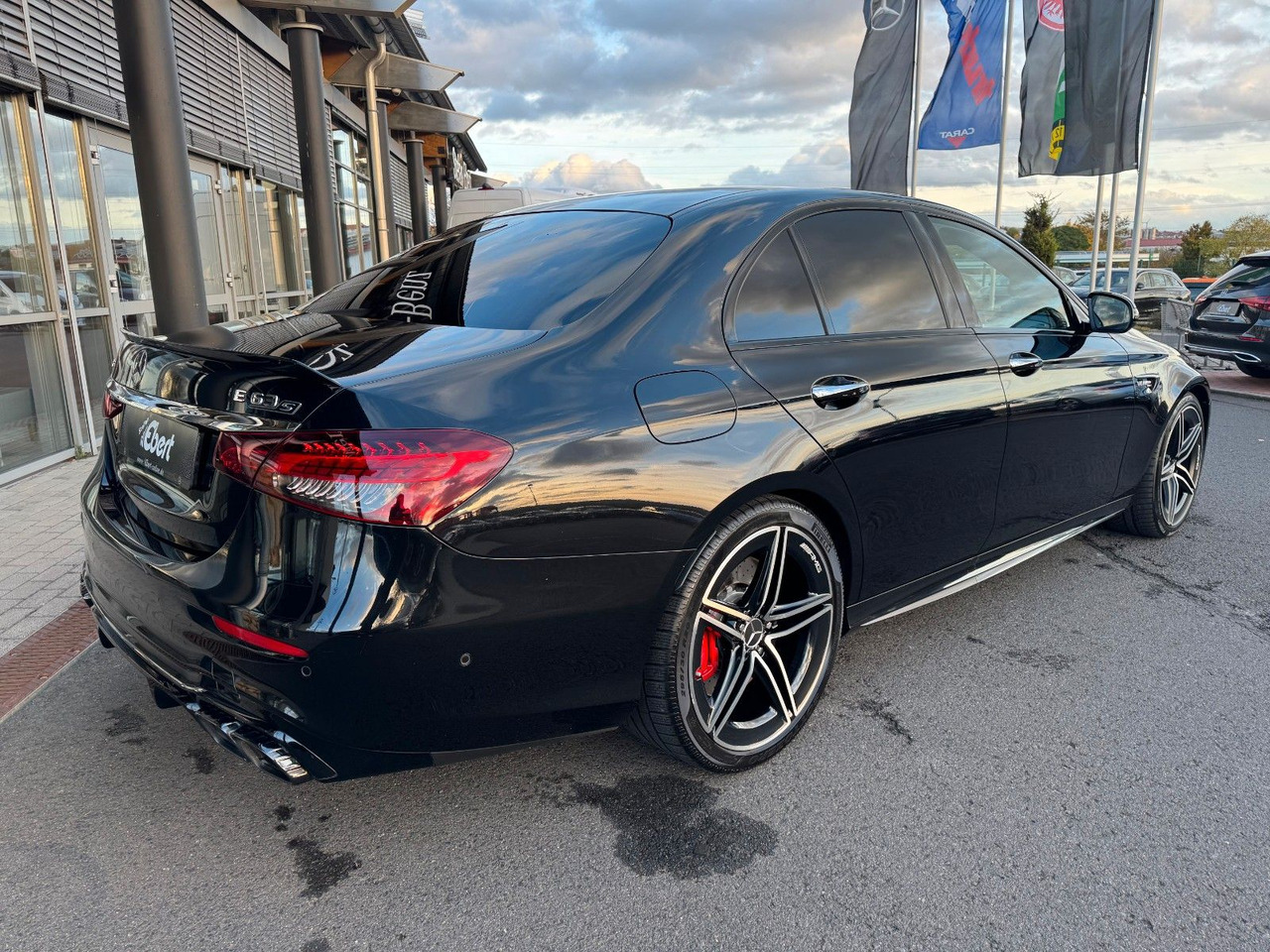 Mercedes-Benz E 63 AMG S Pano+Burm+AirM+HUD+360+uvm. - 轿车:图4 Mercedes-Benz E 63 AMG S Pano+Burm+AirM+HUD+360+uvm. - 轿车:图4