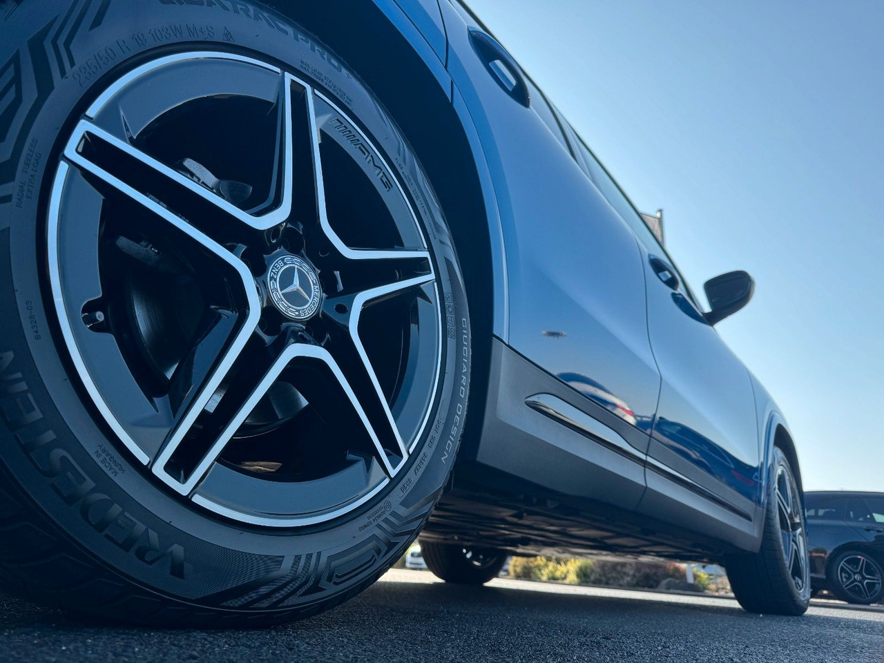 Mercedes-Benz GLA 200 AMG+PANO+DistrPlus+RFK+Night - 越野车:图5 Mercedes-Benz GLA 200 AMG+PANO+DistrPlus+RFK+Night - 越野车:图5