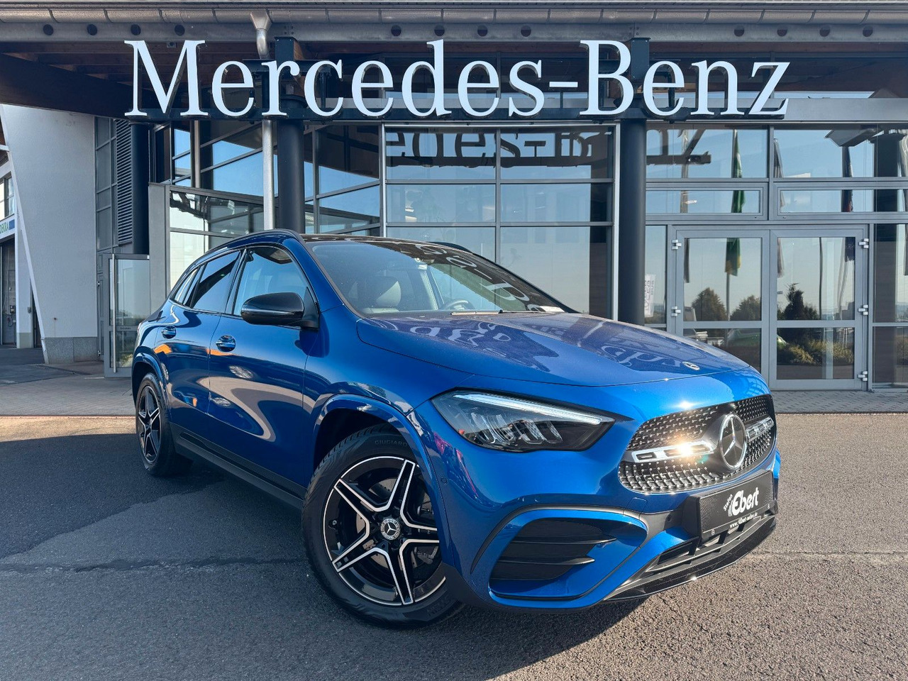 Mercedes-Benz GLA 200 AMG+PANO+DistrPlus+RFK+Night - 越野车:图1 Mercedes-Benz GLA 200 AMG+PANO+DistrPlus+RFK+Night - 越野车:图1