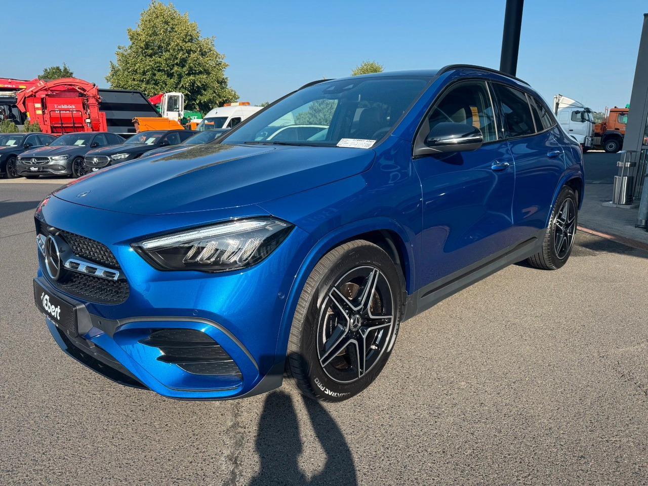 Mercedes-Benz GLA 200 AMG+PANO+DistrPlus+RFK+Night - 越野车:图2 Mercedes-Benz GLA 200 AMG+PANO+DistrPlus+RFK+Night - 越野车:图2