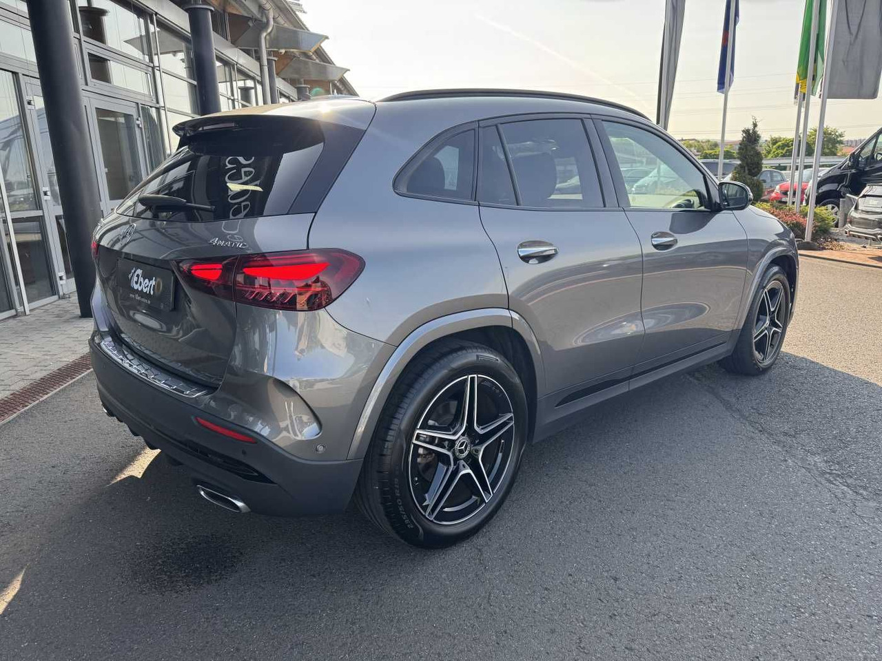 Mercedes-Benz GLA 200d 4M AMG+Pano+Distr+Ambiente+ - 越野车:图4 Mercedes-Benz GLA 200d 4M AMG+Pano+Distr+Ambiente+ - 越野车:图4