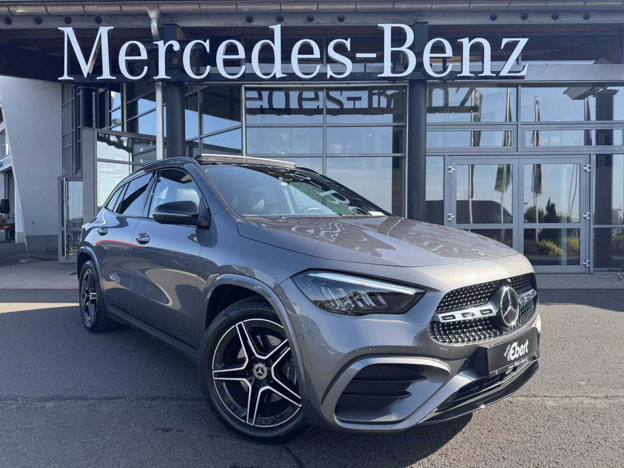 Mercedes-Benz GLA 200d 4M AMG+Pano+Distr+Ambiente+ - 越野车:图1 Mercedes-Benz GLA 200d 4M AMG+Pano+Distr+Ambiente+ - 越野车:图1
