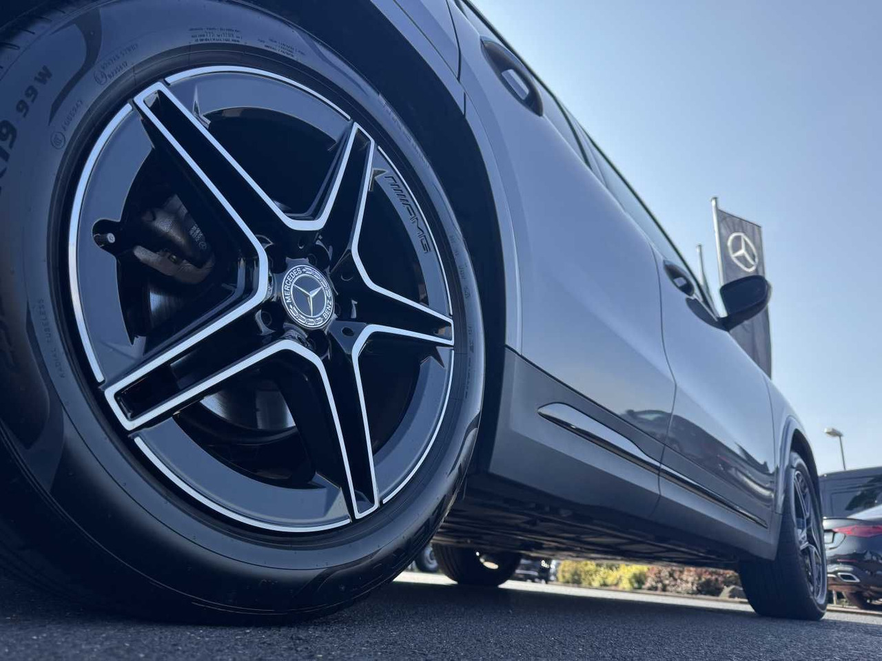 Mercedes-Benz GLA 200d 4M AMG+Pano+Distr+Ambiente+ - 越野车:图5 Mercedes-Benz GLA 200d 4M AMG+Pano+Distr+Ambiente+ - 越野车:图5