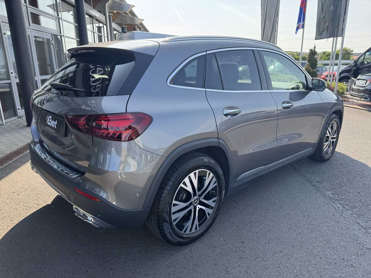 Mercedes-Benz GLA 200d 4M Progressive+Distr+Ambiente+Offroad - 越野车:图4 Mercedes-Benz GLA 200d 4M Progressive+Distr+Ambiente+Offroad - 越野车:图4