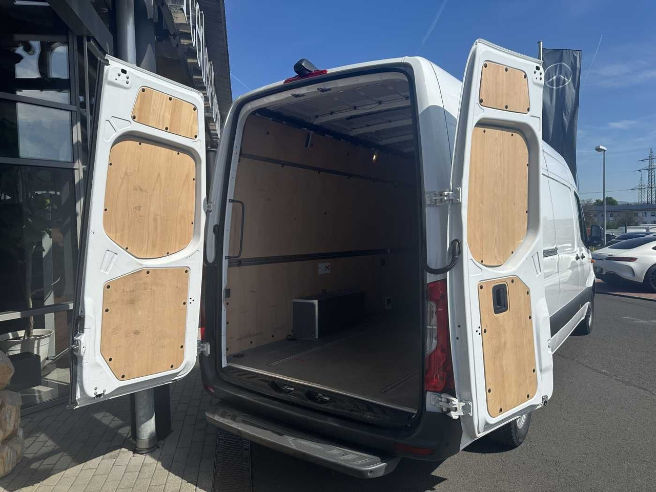 Mercedes-Benz Sprinter 315 CDI 4325 Klima 360 SHZ MBUX Schwing - 无侧窗厢式货车:图5 Mercedes-Benz Sprinter 315 CDI 4325 Klima 360 SHZ MBUX Schwing - 无侧窗厢式货车:图5